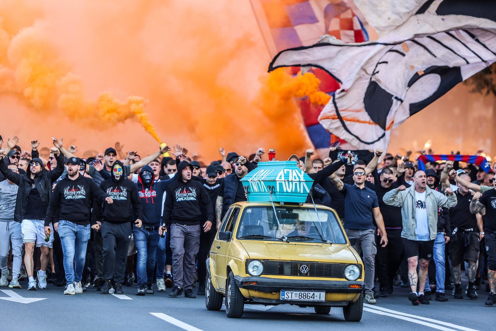 Prijavljeno 14 naci-torcidaša. Još devet hvataju, jedan bio na dopustu iz zatvora