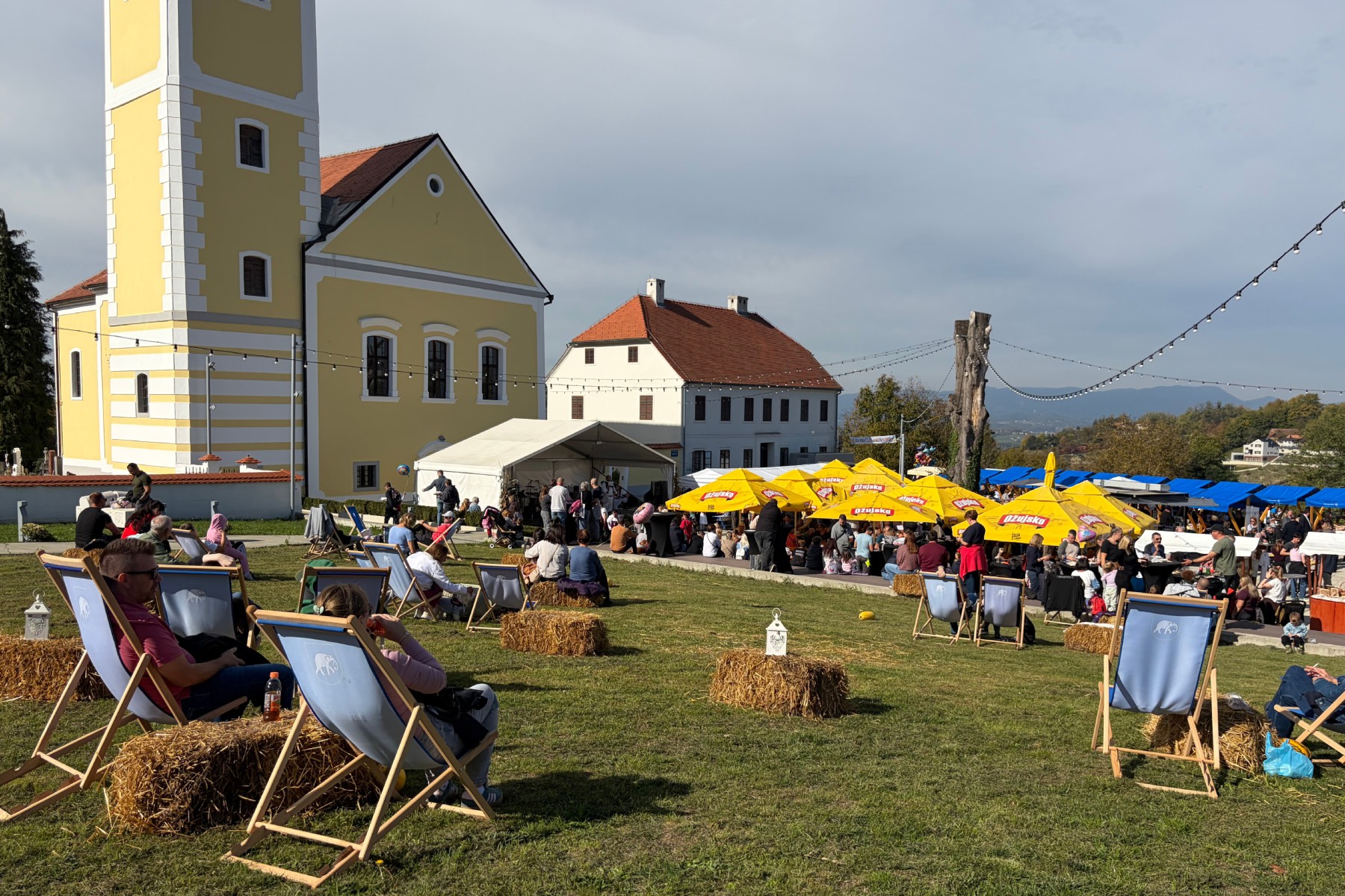 Održava se manifestacija posvećena štruklima, štrudlama i kestenima. Bili smo