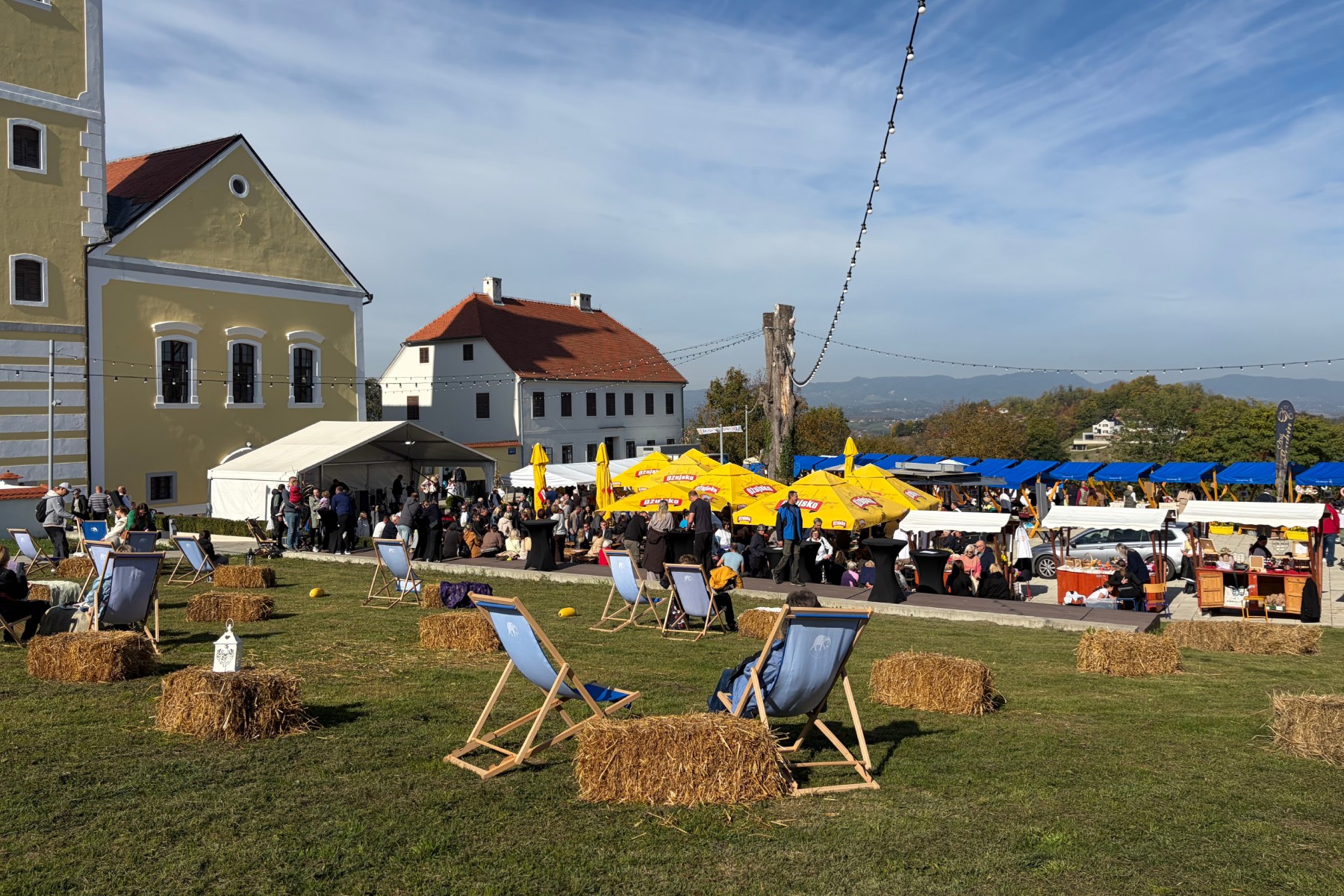 Održava se manifestacija posvećena štruklima, štrudlama i kestenima. Bili smo