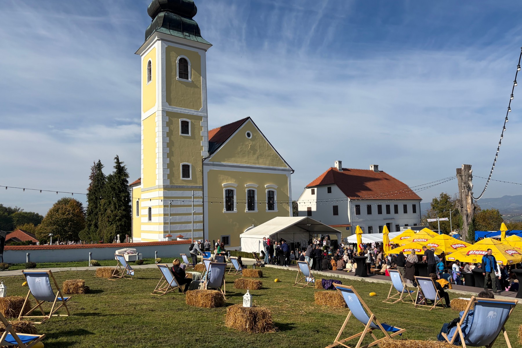 Održava se manifestacija posvećena štruklima, štrudlama i kestenima. Bili smo