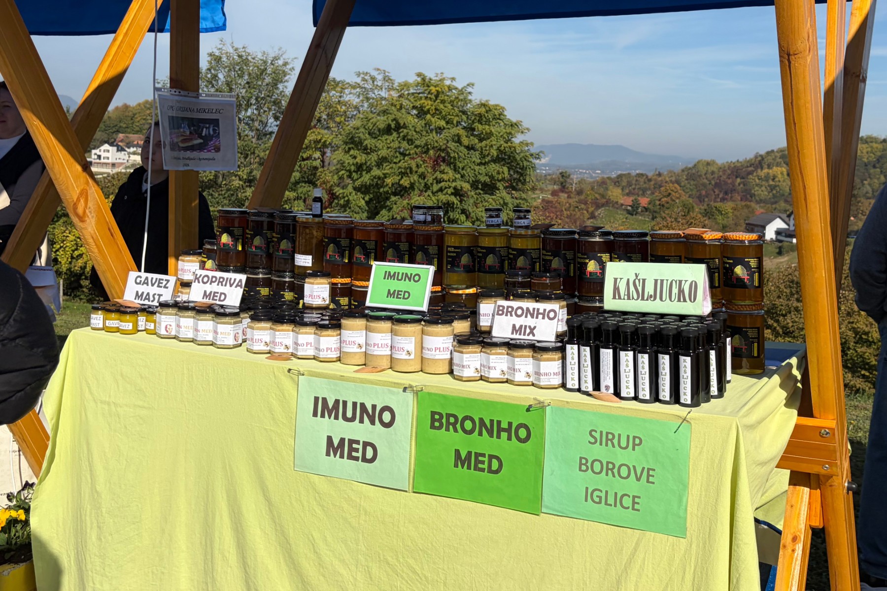 Održava se manifestacija posvećena štruklima, štrudlama i kestenima. Bili smo