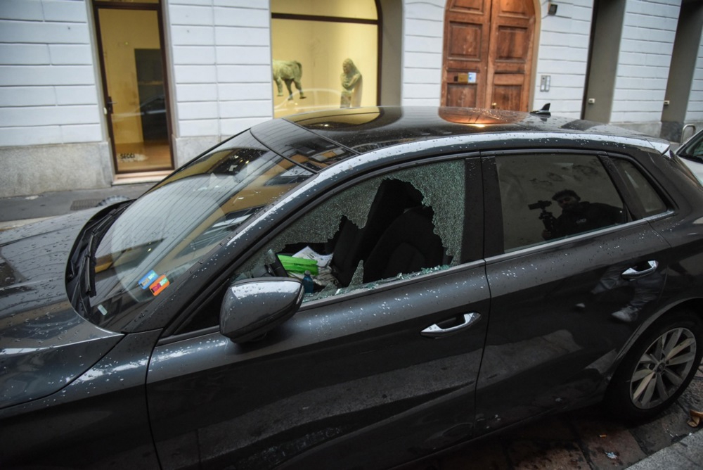 Veliki prosvjedi u Milanu završili pljačkama. Privedena 271 osoba