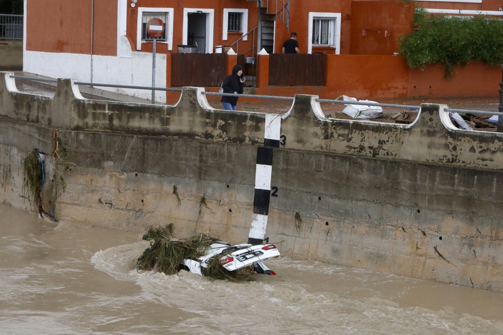 FOTO Španjolska zbraja štetu nakon velikih poplava. Četvero ljudi poginulo