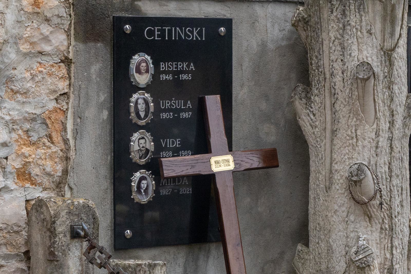 Stotine ljudi na posljednjem ispraćaju Mirka Cetinskog u Rovinju
