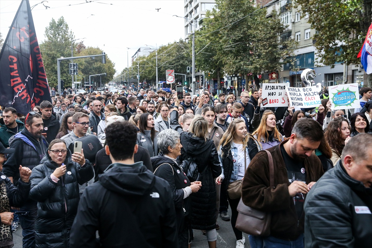 Srbija pred povijesnim izborima. Studenti okupili 150.000 ljudi u Beogradu