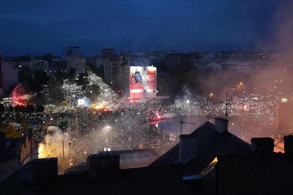 Srbija pred povijesnim izborima. Studenti okupili 150.000 ljudi u Beogradu