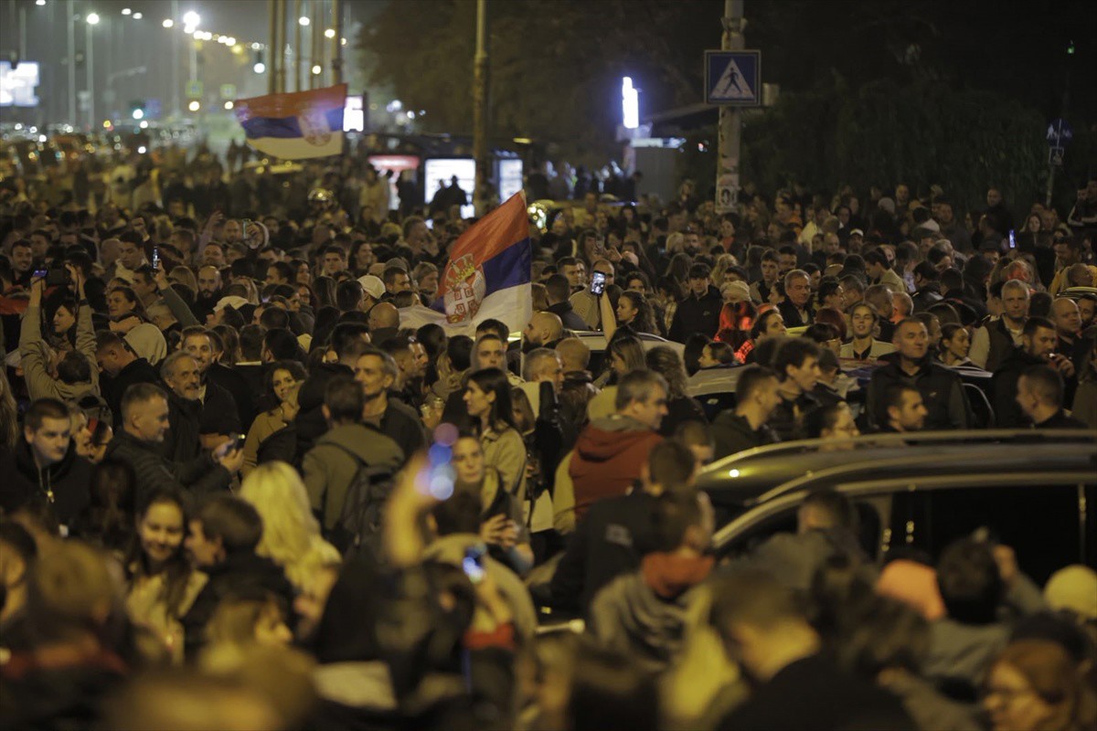 Ljudi upali u Informer, letjela jaja na Pink. Javio se Vučić