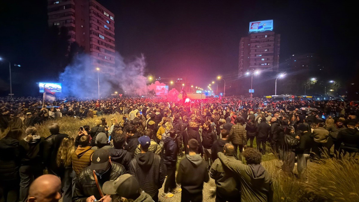 Ljudi upali u Informer, letjela jaja na Pink. Javio se Vučić