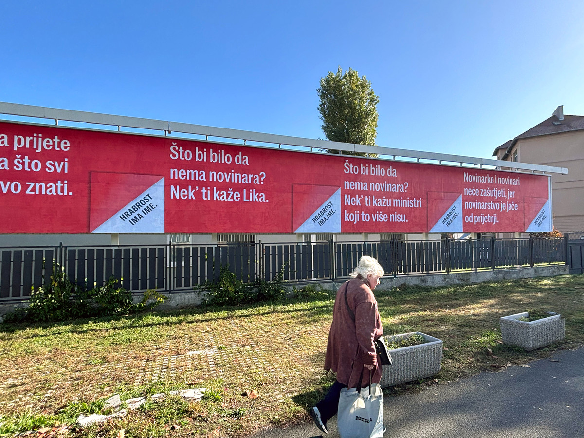 FOTO U Zagrebu postavljeni jumbo plakati "Što bi bilo da nema novinara?"