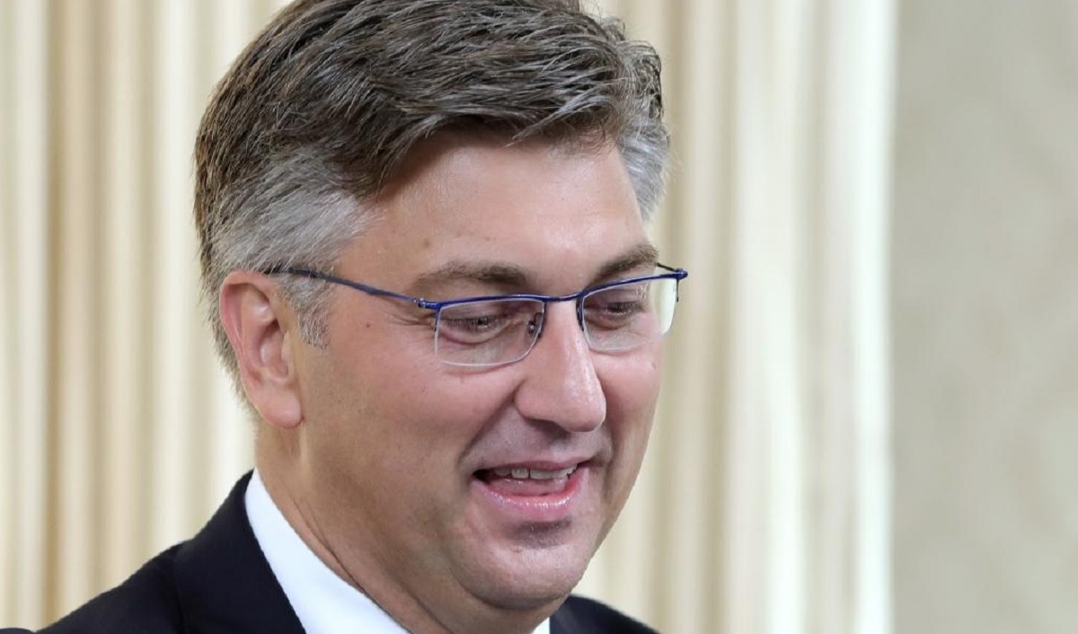 Bezobrazni Plenković novinarima: Agrokor je gotova priča, a vi samo reciklirajte