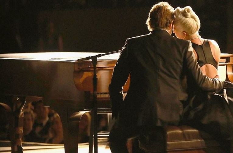 Lady Gaga progovorila o "posebnom" momentu s Cooperom s dodjele Oscara