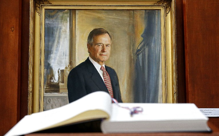 Tijelo Georgea Busha starijeg kreće na posljednji put u Washington