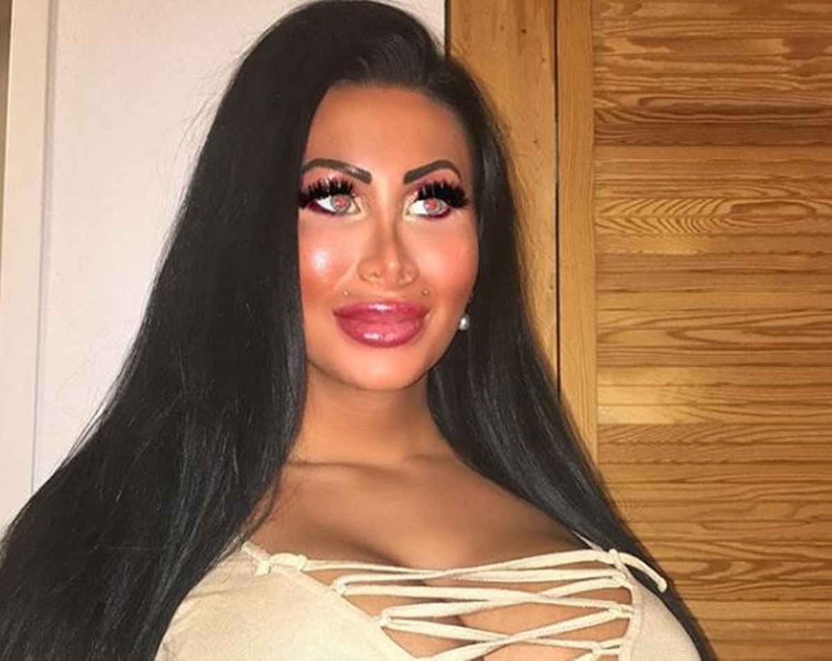 Njemačka Barbie je na operacije potrošila bogatstvo, a posebno je ponosna na ogromne grudi
