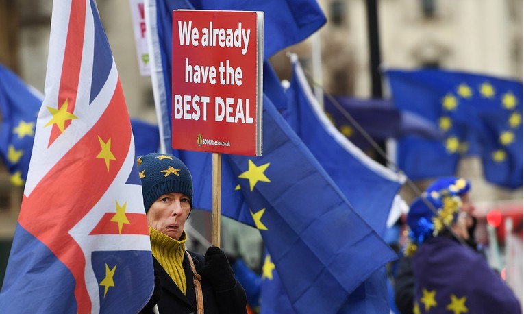 Ekonomisti predviđaju teška vremena za Britaniju, s Brexitom ili bez njega