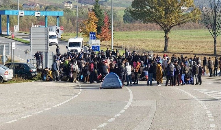 Policija postavila ogradu na granicu s BiH