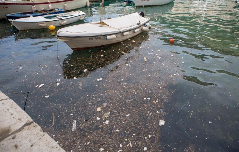 More kod Dubrovnika zagađeno govnima