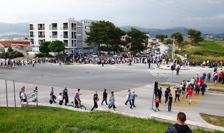 Splićani prosvjedovali zbog neuređene pristupne ceste u naselju Kila