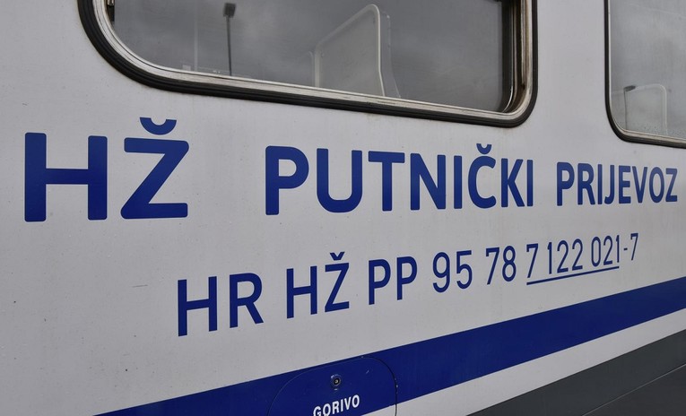 HŽ opet u problemima: Pao napon u mreži, vlakovi stoje na mjestu