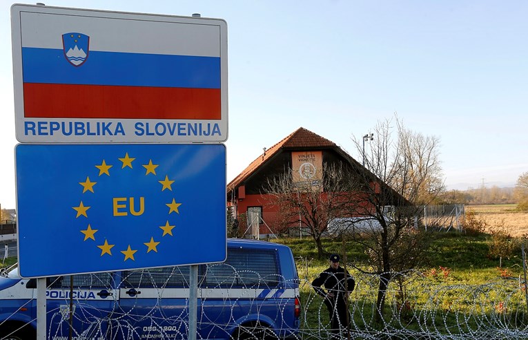 Slovenski policajci lovili kombi s migrantima, uhvatili ih tek kod Trsta