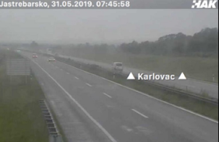 HAK upozorava: Ceste su mokre i skliske, puše jak vjetar