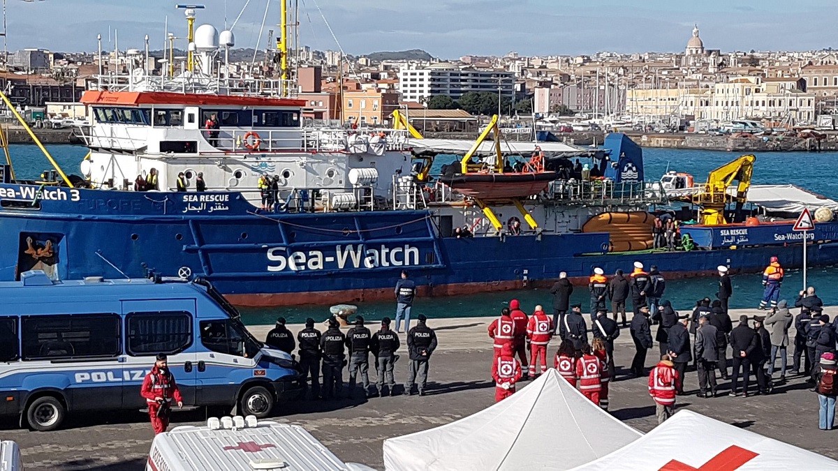Migranti se iskrcali na Siciliji, talijanska vlada ih ne želi primiti