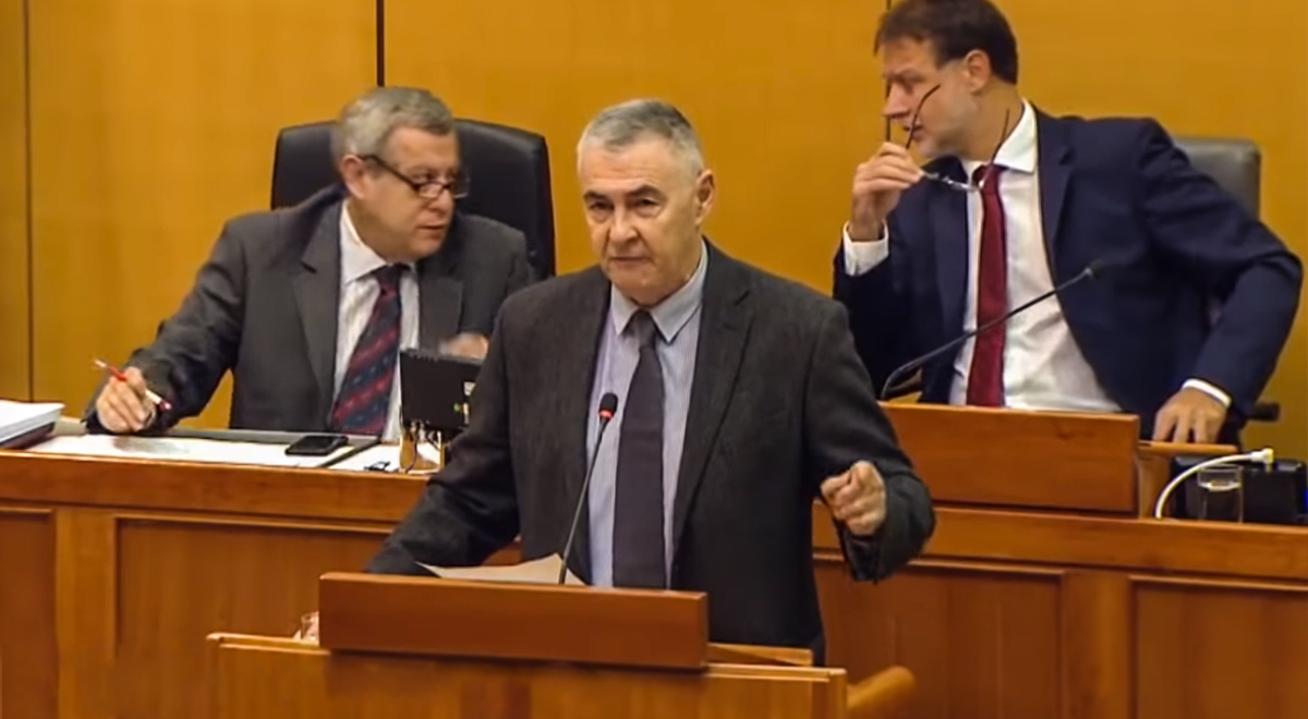 Glasnović u saboru: Ako se nekome ne sviđa vjeronauk u školama, neka ode