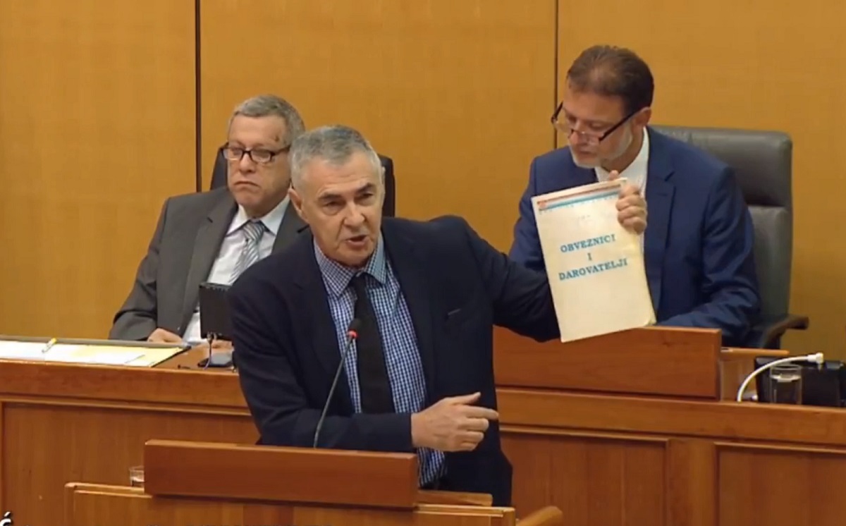 Glasnović galamio u saboru: "Bavimo se verbalnim proljevom"