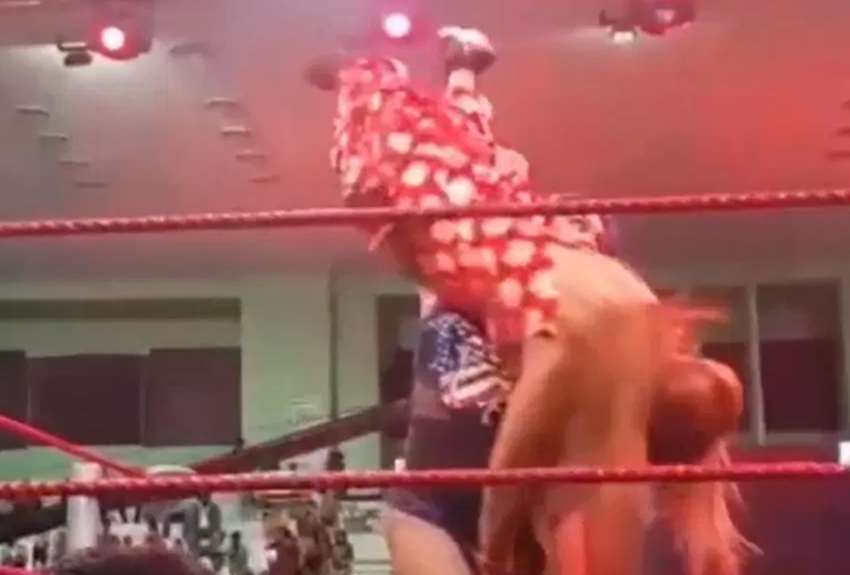 Hrvačica u ringu brutalno prebila glumicu: "Moja suparnica joj je platila za to"