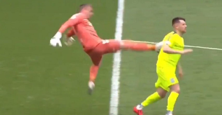 VIDEO Gerrardov golman zabio protivniku čepove u leđa pa glumio ozljedu