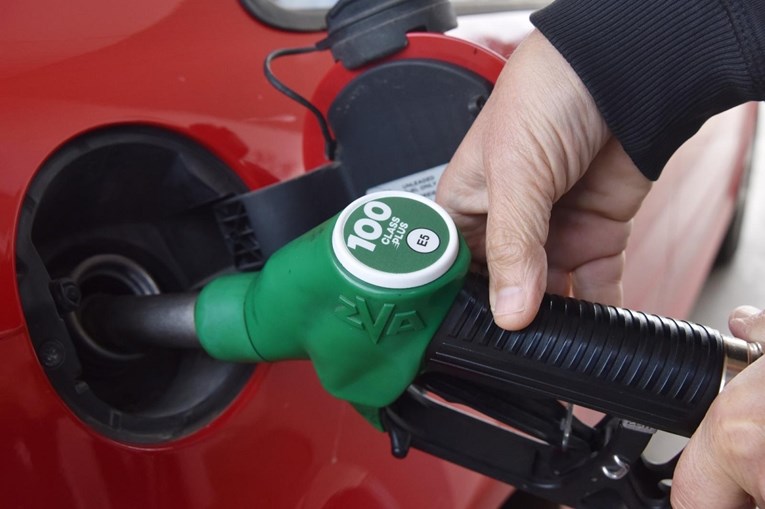 Benzin pojeftinio, pogledajte nove cijene goriva