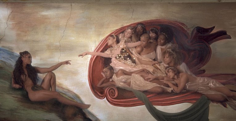 Bog je prvo bio žena