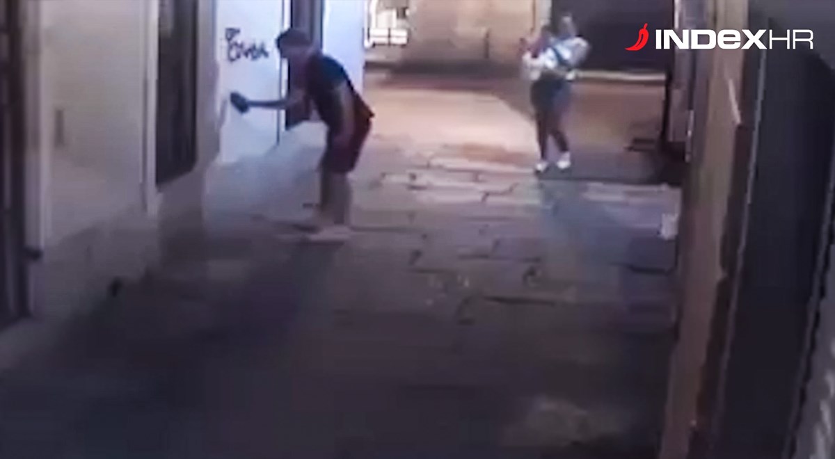 VIDEO U Puli osvanuli grafiti na ćirilici, snimljen muškarac koji ih je pisao