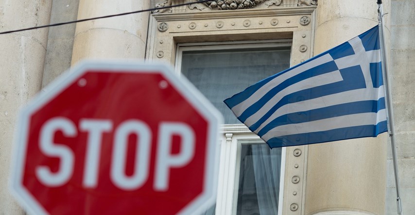 Napadači bacili granatu na ruski konzulat u Ateni