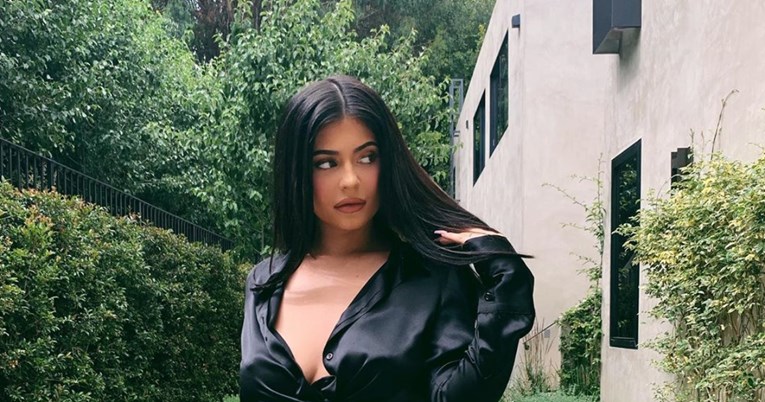 Ni Kylie Jenner nije odoljela najvrućem trendu sezone