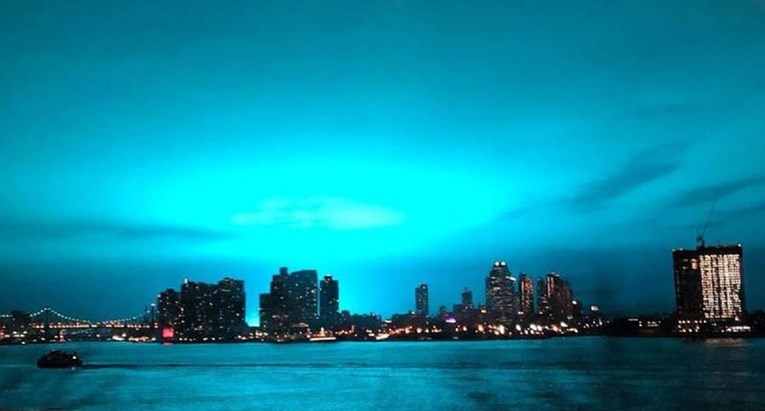VIDEO Noćno nebo nad New Yorkom poplavjelo: "Mislio sam da je kraj svijeta"