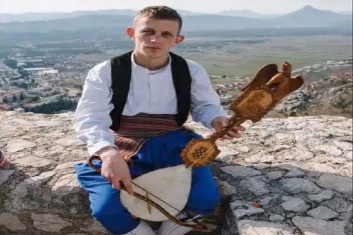Guslar opjevao bjegunca Mamića: "Herceg-Bosna zaštitu ti daje, prave ljude ona prepoznaje..."