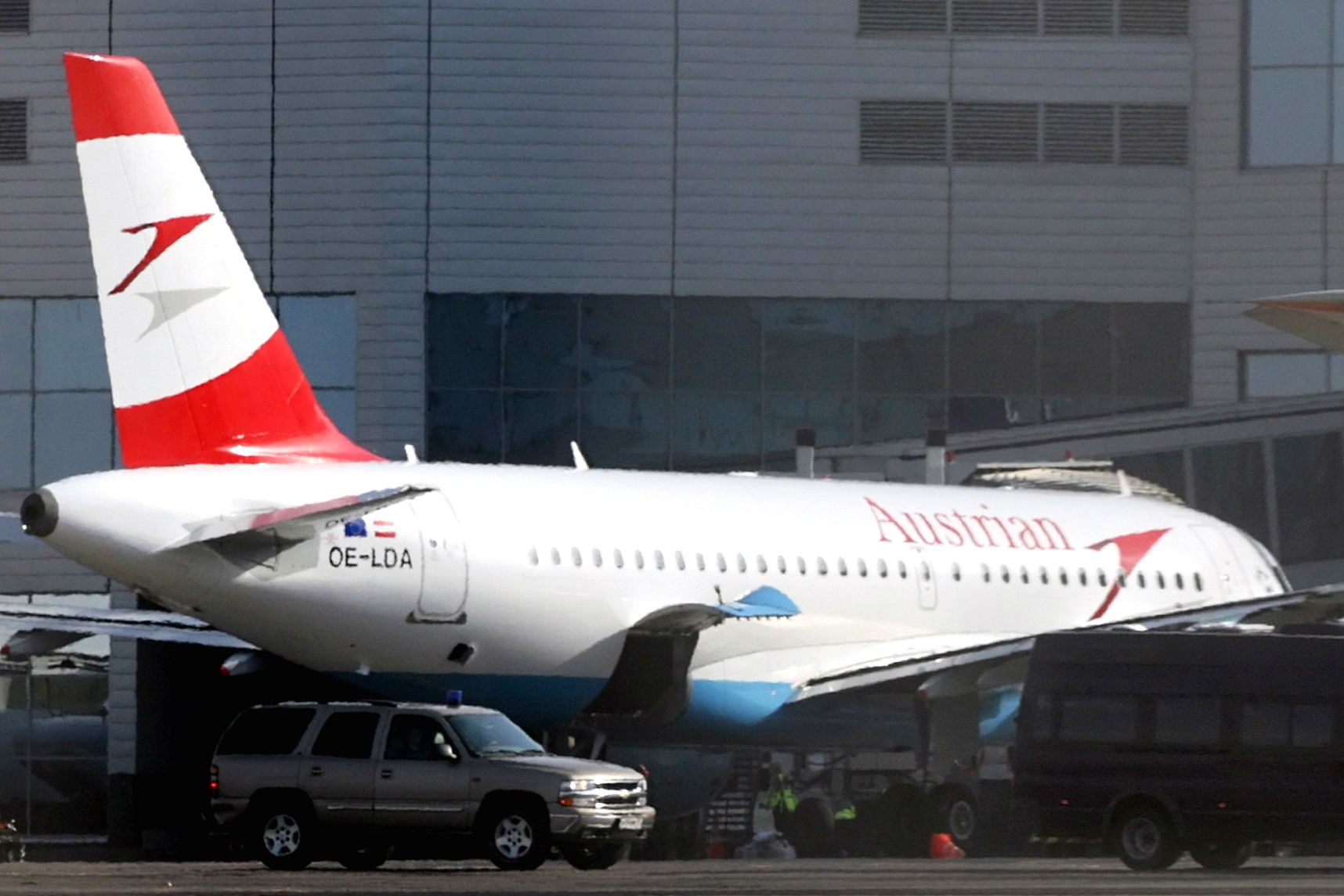 Objavljeni novi detalji velike pljačke aviona u Tirani