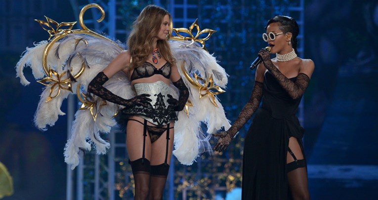 Rihanna je bez ijedne izgovorene riječi popljuvala reviju Victoria's Secreta