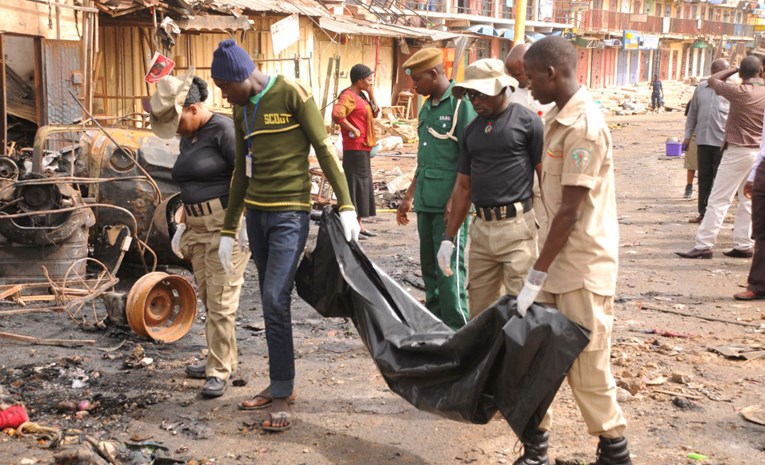 Policajac se zaletio u uskrsnu povorku punu djece u Nigeriji. 10 mrtvih
