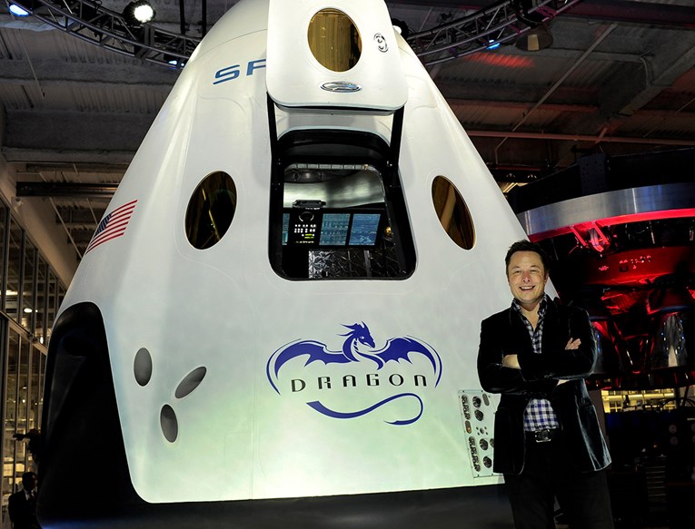 SpaceX odgađa turističke letove oko Mjeseca, razlog je nejasan