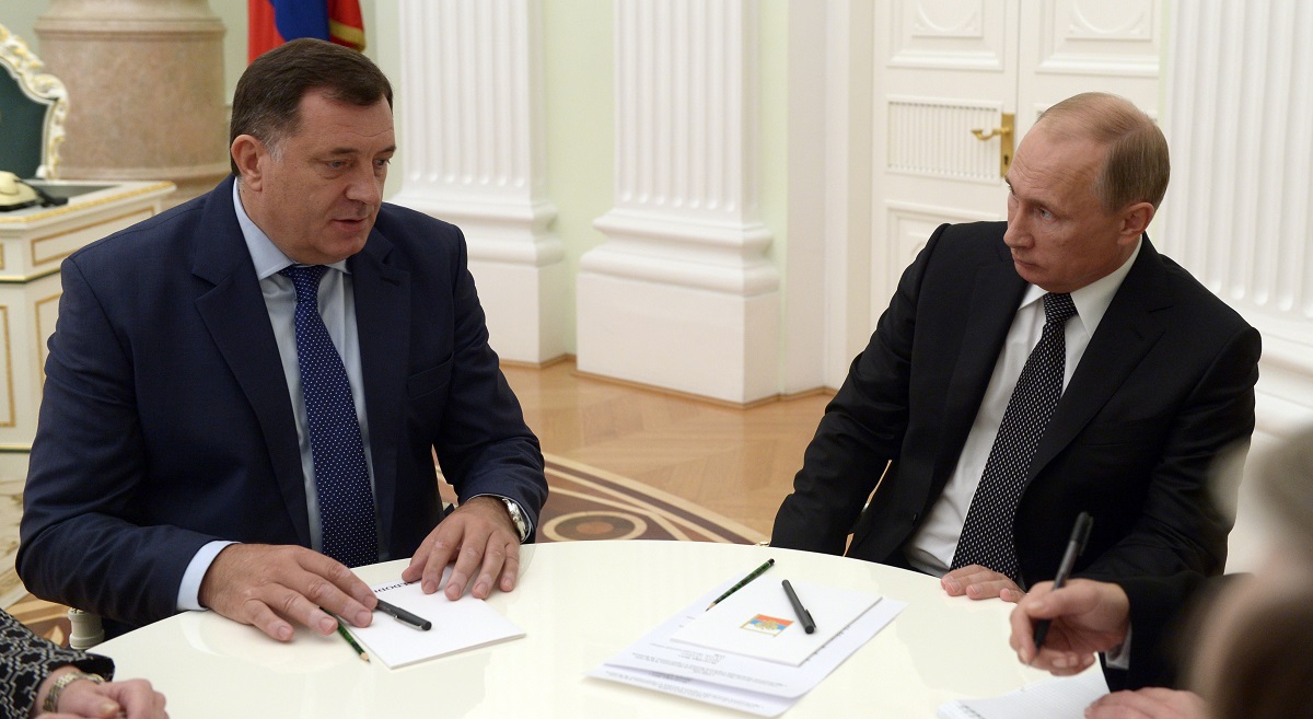 Dodik se sastao s Putinom, donio mu poseban poklon