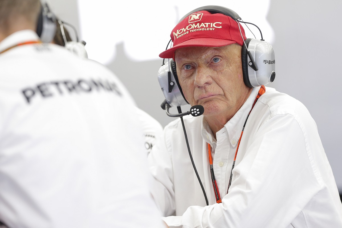 Trostruki prvak Formule 1 stabilno: "Pri svijesti je, samostalno diše"