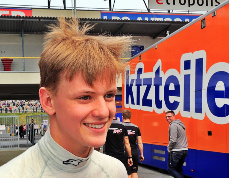 Potvrđeno: Schumacherov sin će voziti čak dva različita bolida u dva dana