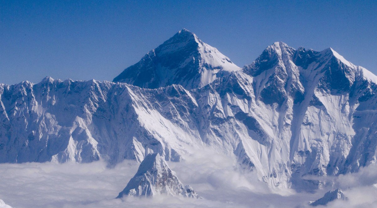 Na Mount Everestu u penjačkoj sezoni zasad poginulo 10 planinara