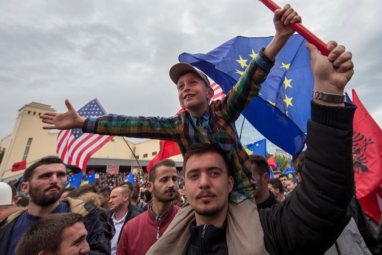 Europski parlament podržao ukidanje viza za građane Kosova