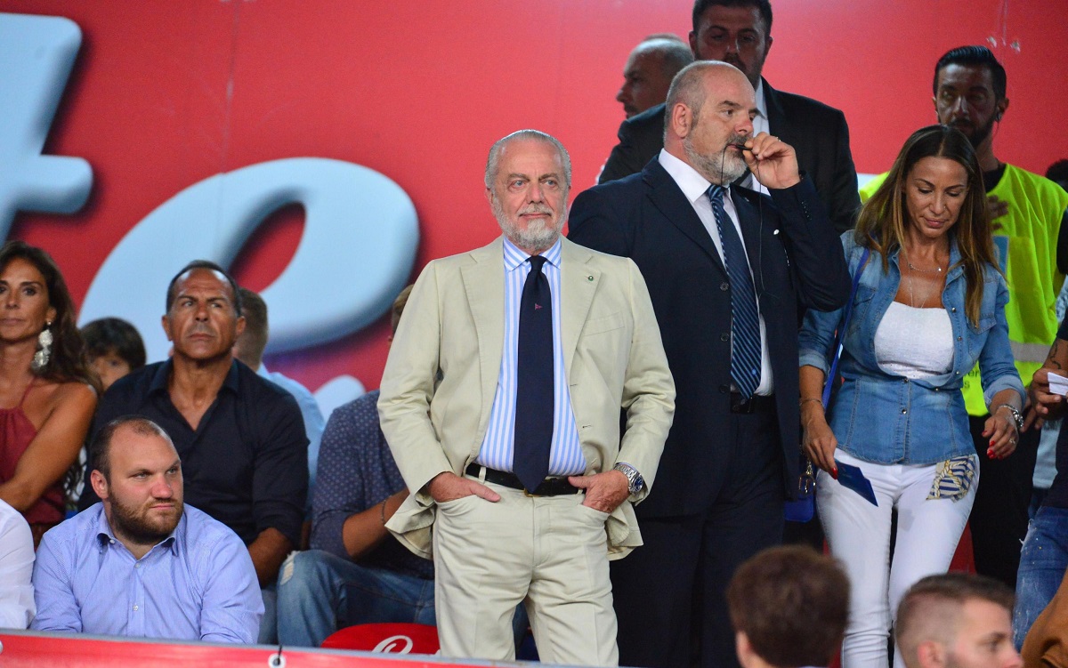 Napoli bi LP mogao igrati 200 km dalje: "Platit ću 1000 buseva za navijače"