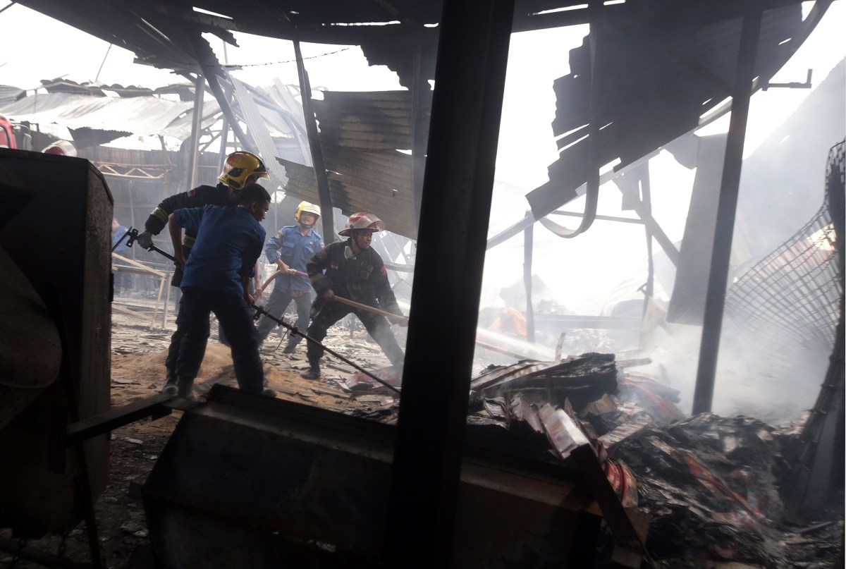 U požaru u indonezijskoj tvornici poginulo 30 ljudi, među njima i djeca