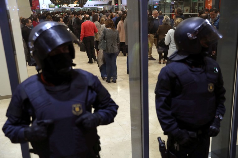 Dojava o bombi na kolodvoru u Barceloni, evakuirana dva vlaka