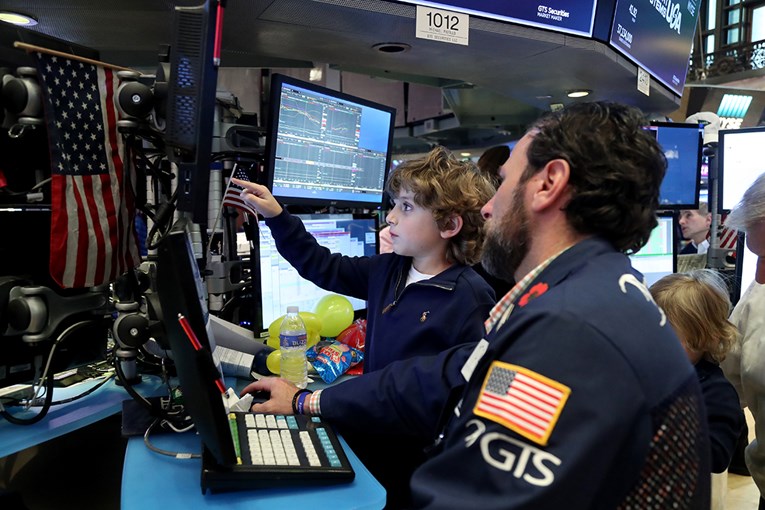 Wall Street porastao, carine manje od očekivanja