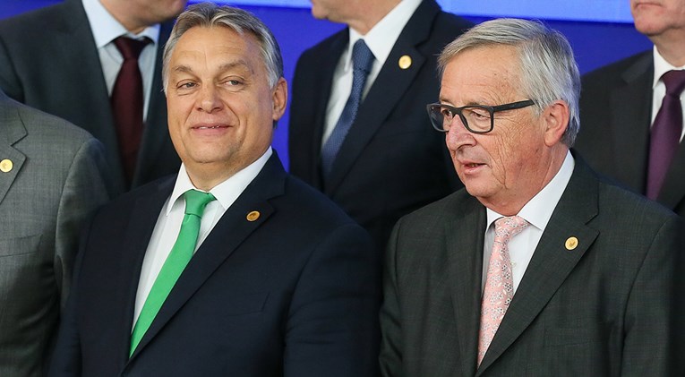 Orbanov glasnogovornik: Juncker se Orbanu osvećuje jer nije glasao za njega